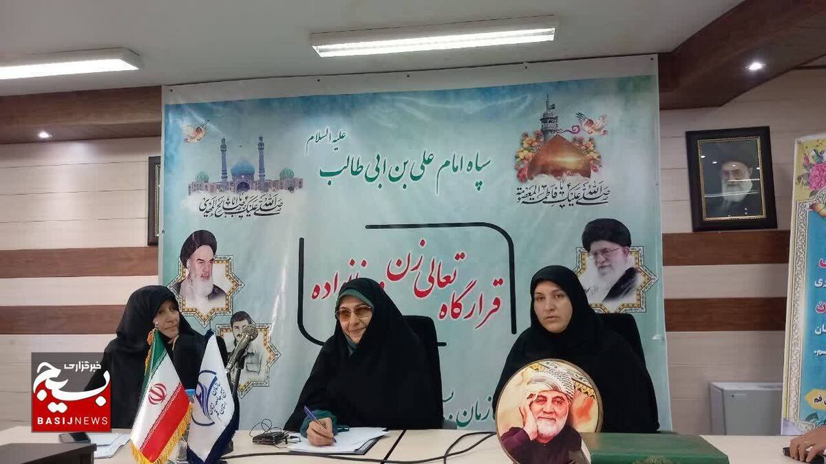 باید مروج فرهنگ ایرانی و اسلامی در جامعه باشیم