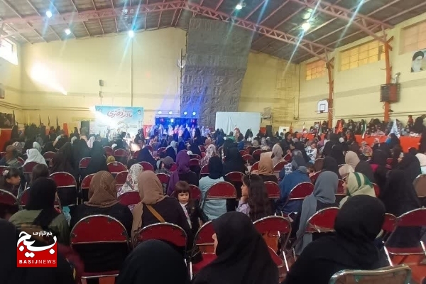 جشن بزرگ مادر دختری در شهرستان میانه برگزار شد جشن بزرگ مادر دختری در شهرستان میانه برگزار شد