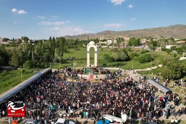 دهمین جشنواره چومچه خاتون در شهرستان گیوی برگزار شد