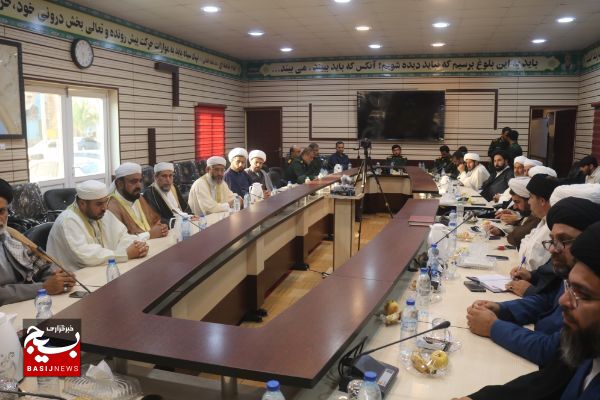 برگزاری نشست سردار رزمجو با علماء اهل سنت و شیعه در عسلویه
