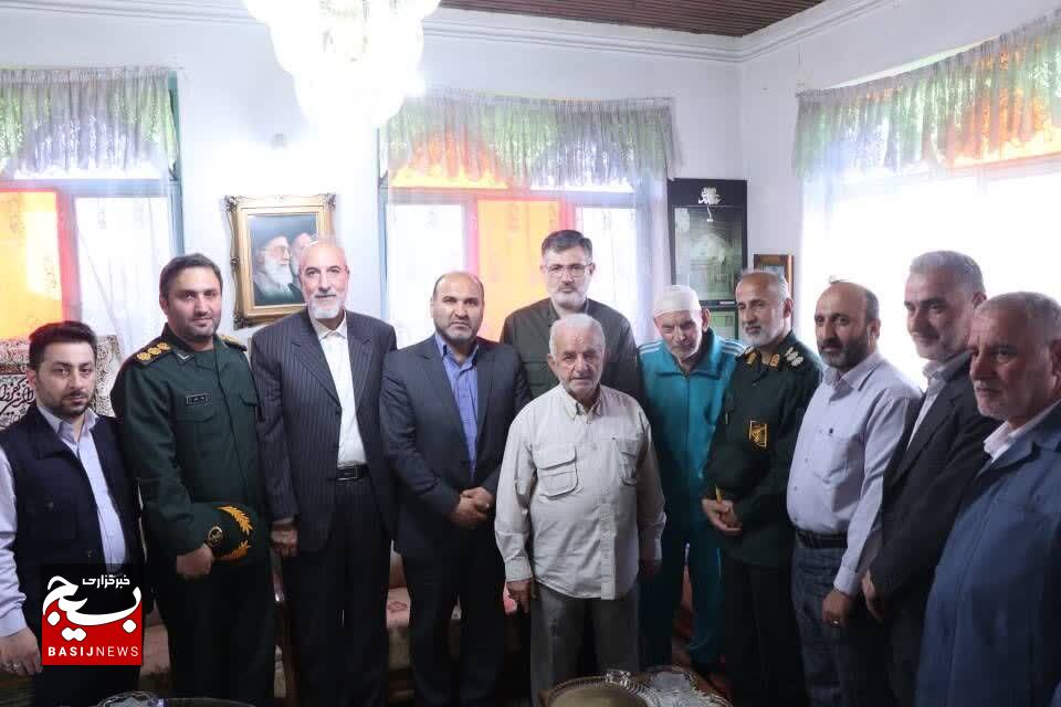 دیدار جامعه کار وتولید استان گیلان با خانواده شهید و رزمنده و کارگر بسیجی دیدار جامعه کار وتولید استان گیلان با خانواده شهید و رزمنده و کارگر بسیجی