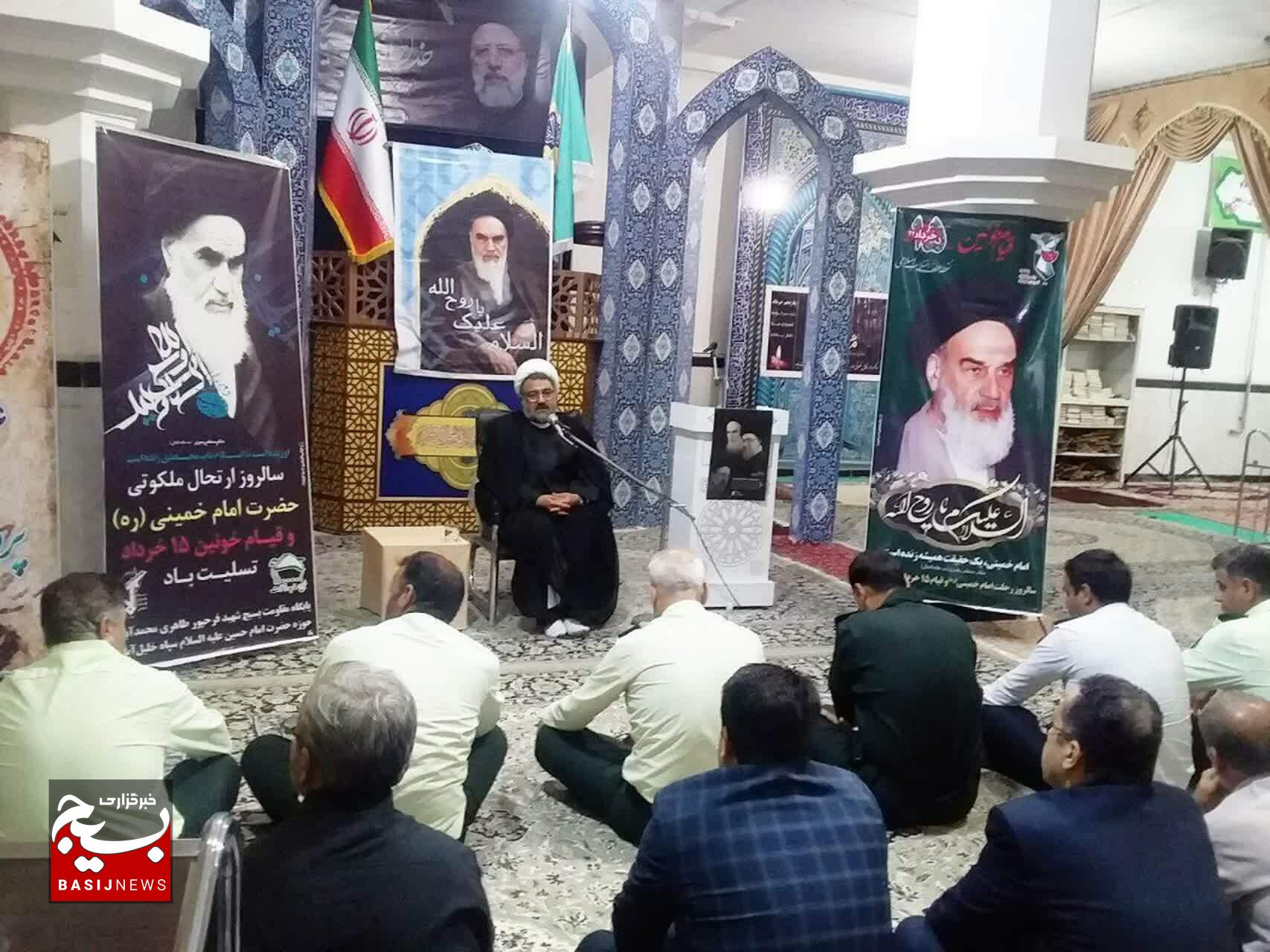 امام خمینی (ره) احیا گر جهان اسلام بود