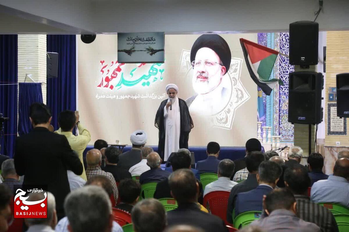اتحاد حول محور ولایت است/ فردی انتخاب کنیم که معتقد به مبانی و آرمان های انقلاب باشد