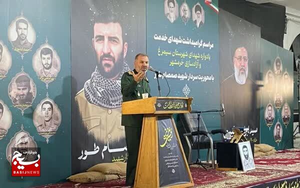 شهید رئیسی به واسطه خدمتگزاری به مردم بزرگ شد