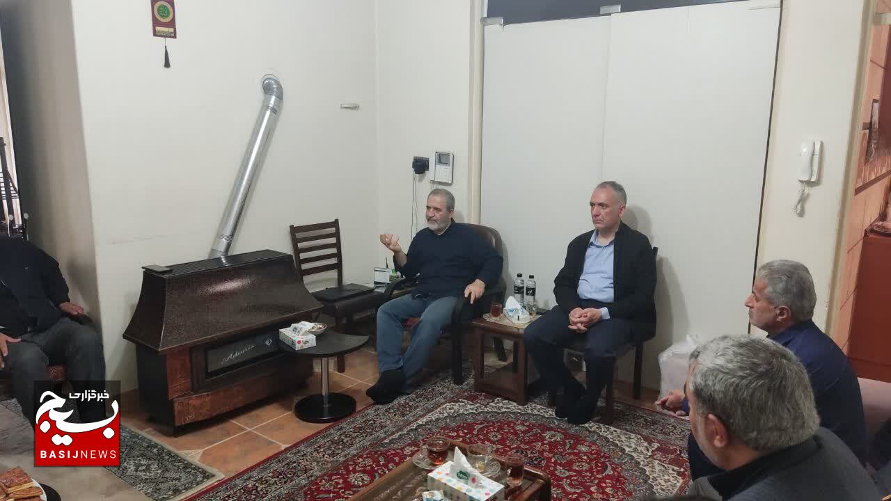دیدار فرمانده سپاه قدس گیلان با خانواده ۲ جانباز