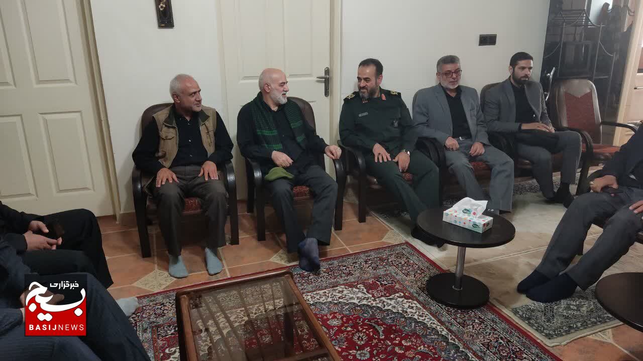 دیدار فرمانده سپاه قدس گیلان با خانواده ۲ جانباز