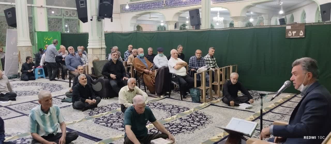 مردم در محله‌های تهران عزادار رئیس جمهور شهیدشان بودند + عکس