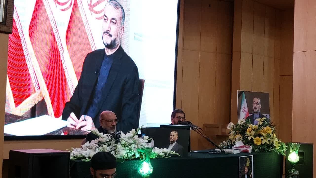 مردم در محله‌های تهران عزادار رئیس جمهور شهیدشان بودند + عکس