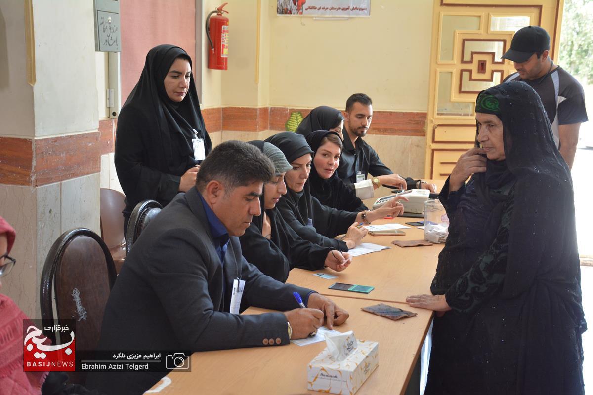 تصاویر جالب و دیدنی از انتخابات در یاسوج  + (تصاویر)
