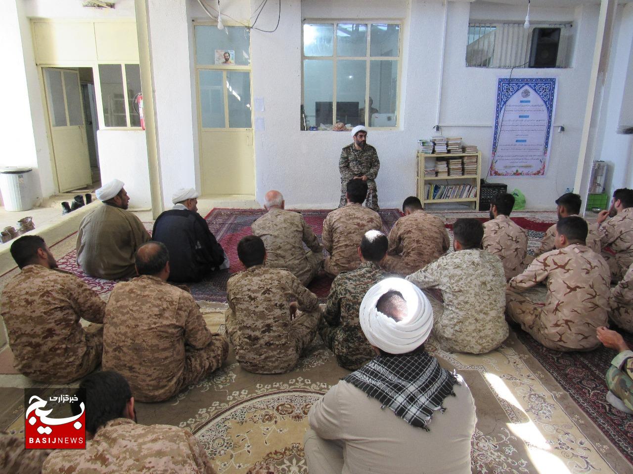 بازدید مسئول دفتر نمایندگی ولی فقیه سپاه استان با رزمندگان مناطق مرزی تیپ 36 انصارالمهدی(عج)