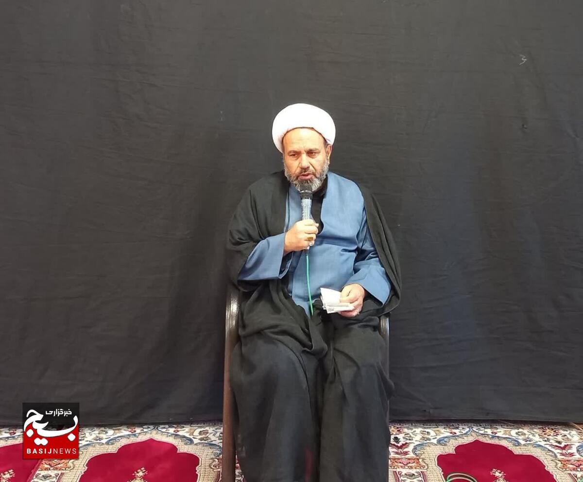  حماسه بزرگ عاشورا یک مکتب جریان ساز است