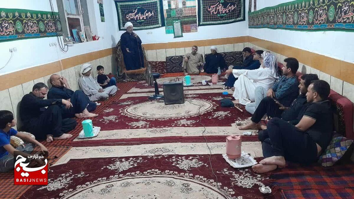 سوگواری خانه به خانه با ذکر یا حسین (ع)