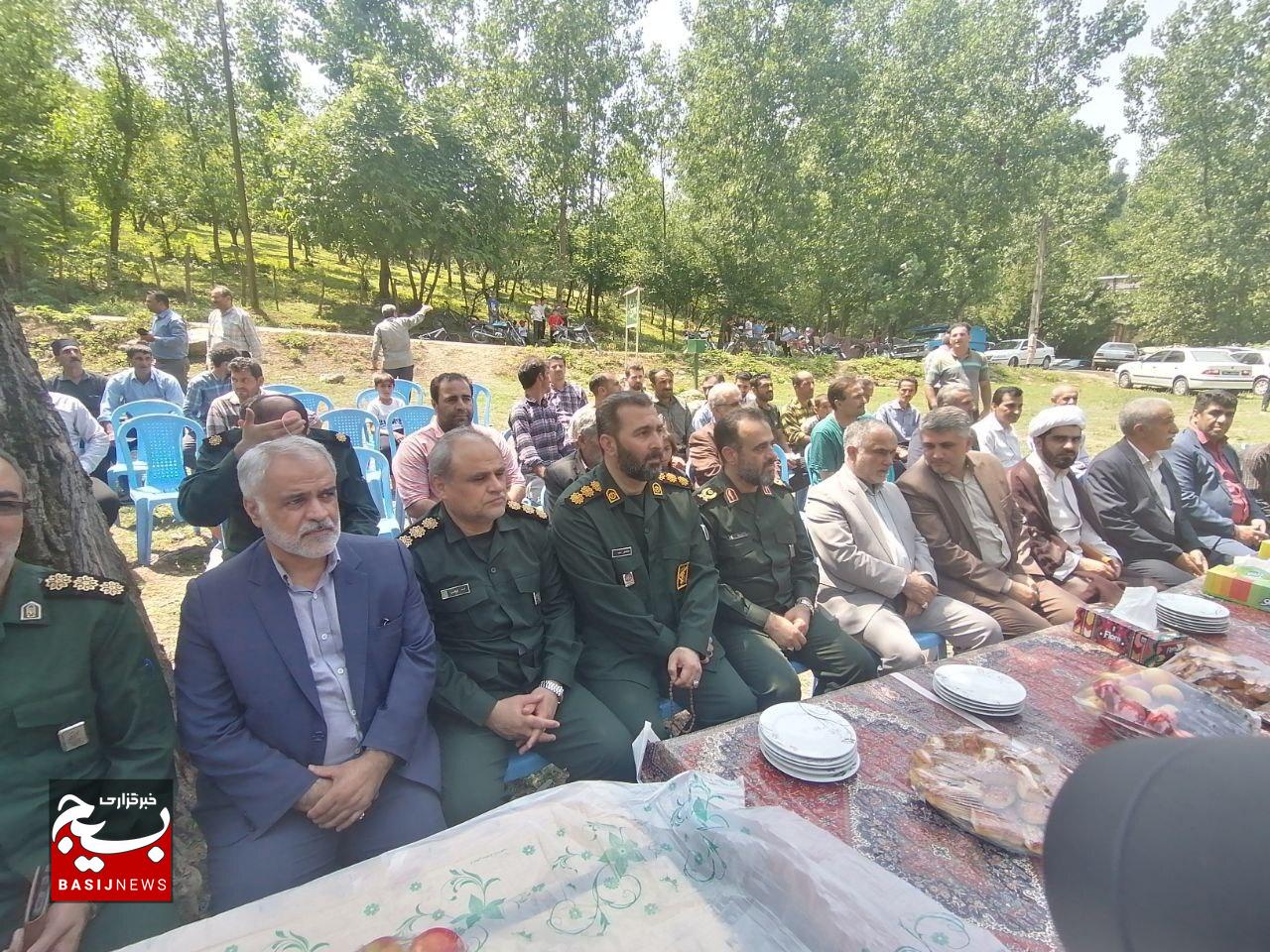 دیداربا خانواده شهید ،افتتاح و بازدید چند پروژه عمرانی دیداربا خانواده شهید ،افتتاح و بازدید چند پروژه عمرانی