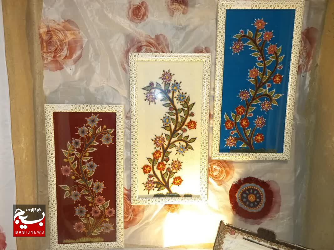 مثبت سوژه/مربی بسیجی که پته دوزی را به صورت رایگان آموزش می‌دهد