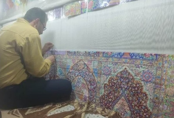 کارآفرین مراغه ای و ایجاد 13 کارگاه قالی بافی کارآفرین مراغه ای و ایجاد 13 کارگاه قالی بافی