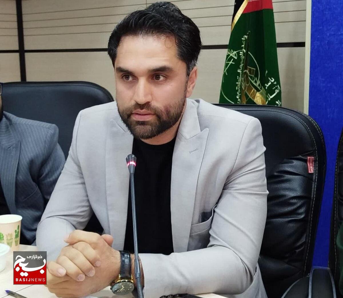 در جهاد با دشمن، اصولگرا و اصلاح طلب معنا ندارد/هدف مشترک ما رسیدن به قله است
