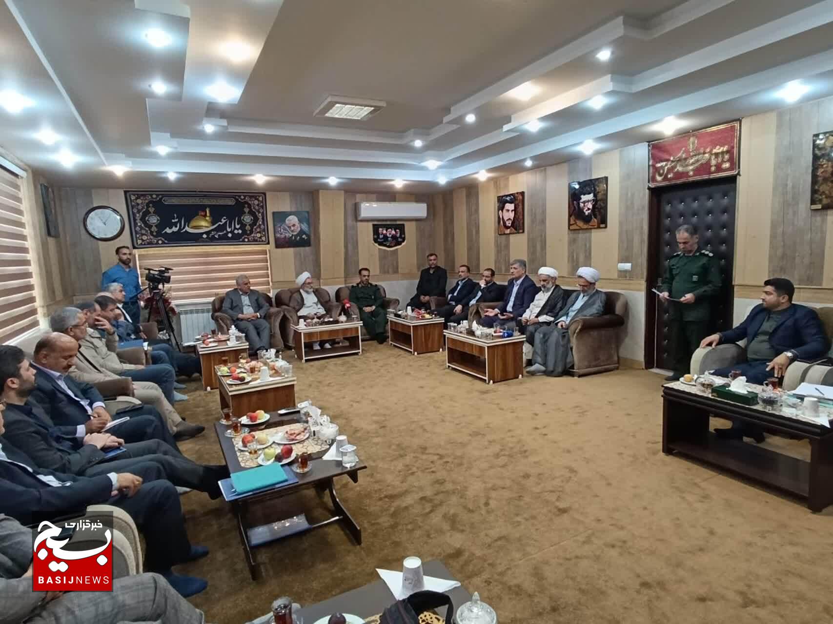 نشست هم اندیشی وهم افزایی برای برگزاری دومین کنگره ملی ۸ هزار شهید گیلان نشست هم اندیشی وهم افزایی برای برگزاری دومین کنگره ملی ۸ هزار شهید گیلان