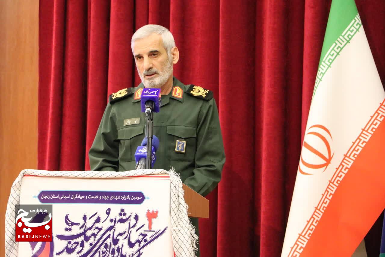 مهمترین شاخصه جهادگران ولایتمداری خستگی ناپذیری و از خود گذشتگی آنها است مهمترین شاخصه جهادگران ولایتمداری خستگی ناپذیری و از خود گذشتگی آنها است