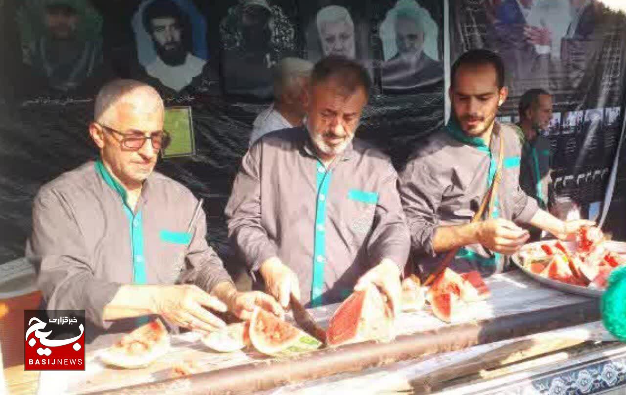 طبخ روزانه۶ هزارغذا از سوی موکب سلطان سید جلال‌الدین اشرف آستانه اشرفیه