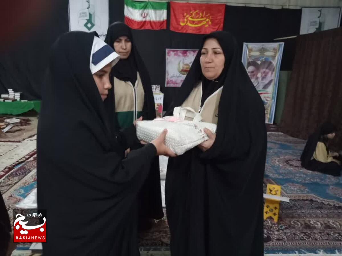 دیدار با خانواده شهدا،تکریم مادران و همسر شهدا از برنامه های فرهنگی پایگاه است