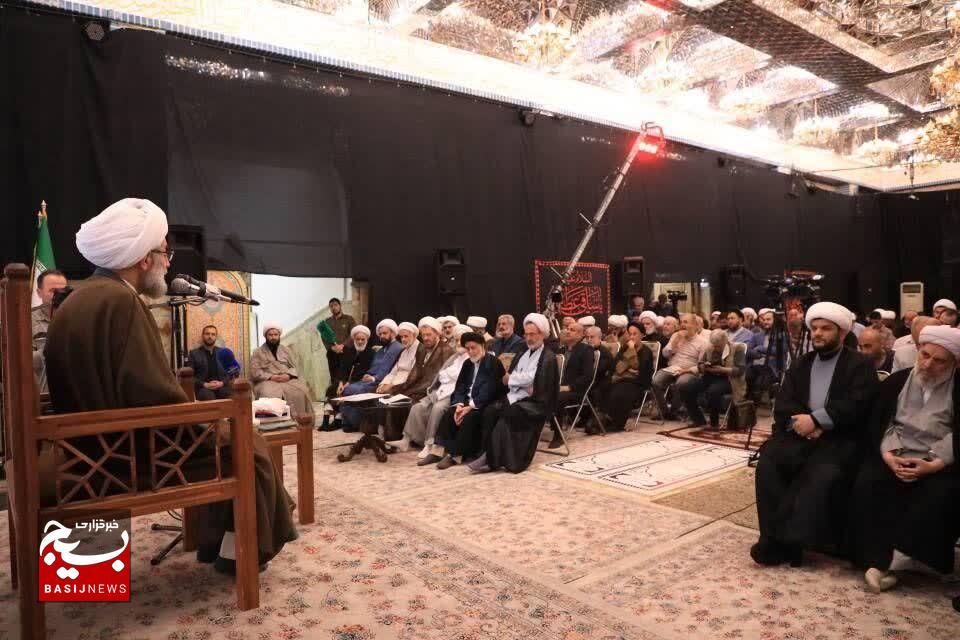 نماز جمعه قرارگاه معنوی و سیاسی مردم است نماز جمعه قرارگاه معنوی و سیاسی مردم است