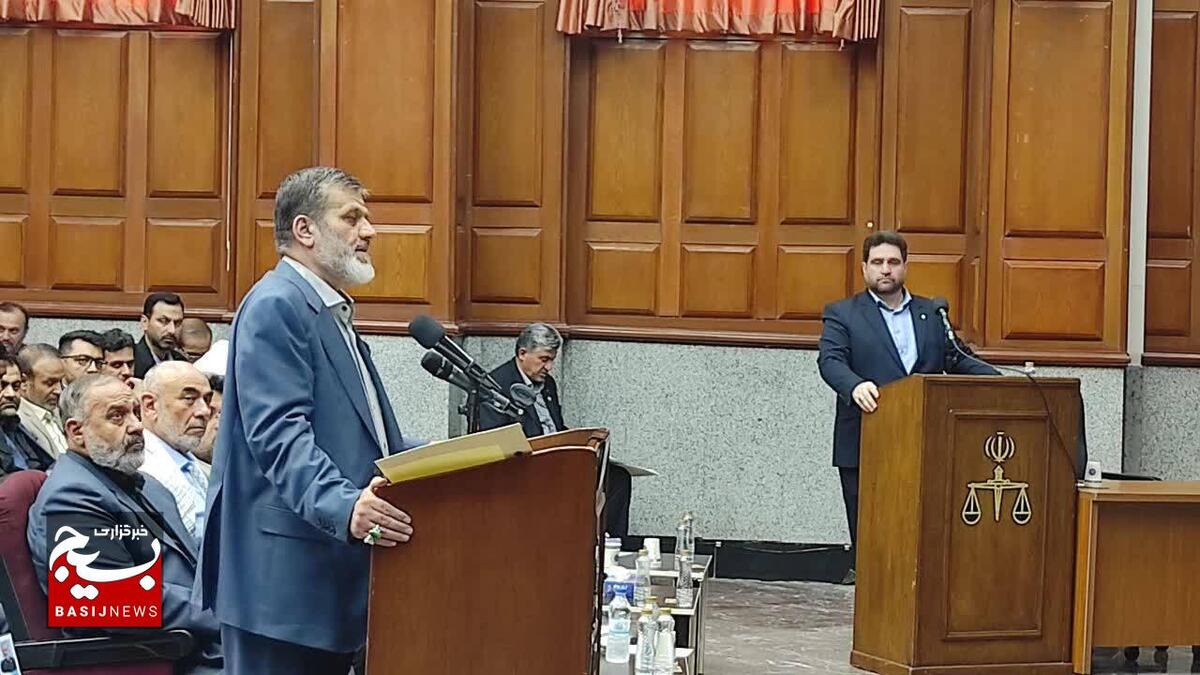 تنبیه آمریکا و گرفتن حق شهدا از آمریکا، تحقق آرزوی خانواده شهداست 