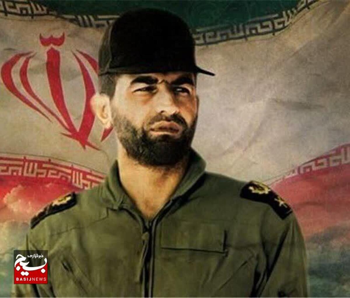 برای داشته هایش نماز شکر می‌خواند...