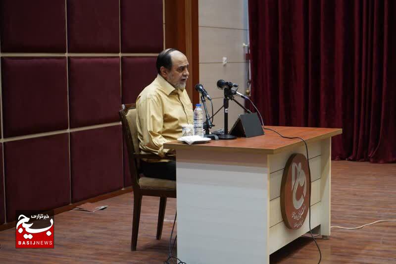 دوره مکتبی، بصیرتی خط امام استانی(ره) با شرکت ۲۷٠ نفر از دانشجویان لرستانی