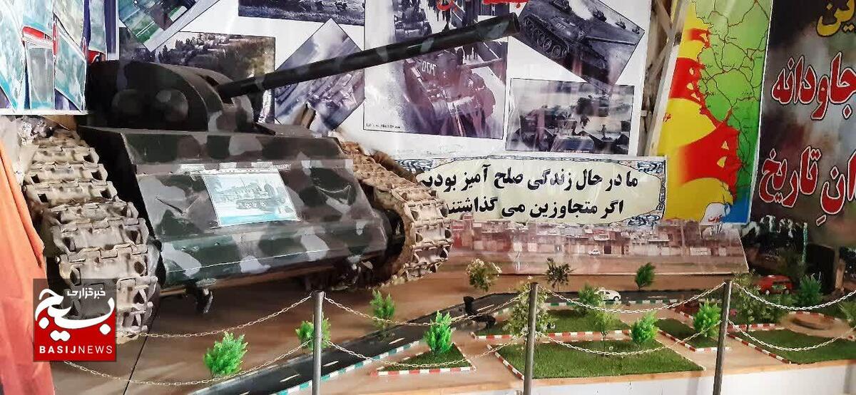 بازدید دانش آموزان از یادمان شهید بهشتی در شمال غرب کشور 