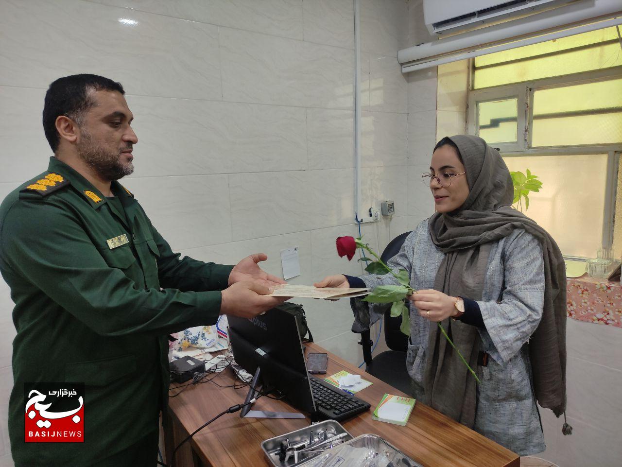 تقدیر فرمانده سپاه دیّر از پزشکان درمانگاه شهید فخرایی به مناسبت روز پزشک