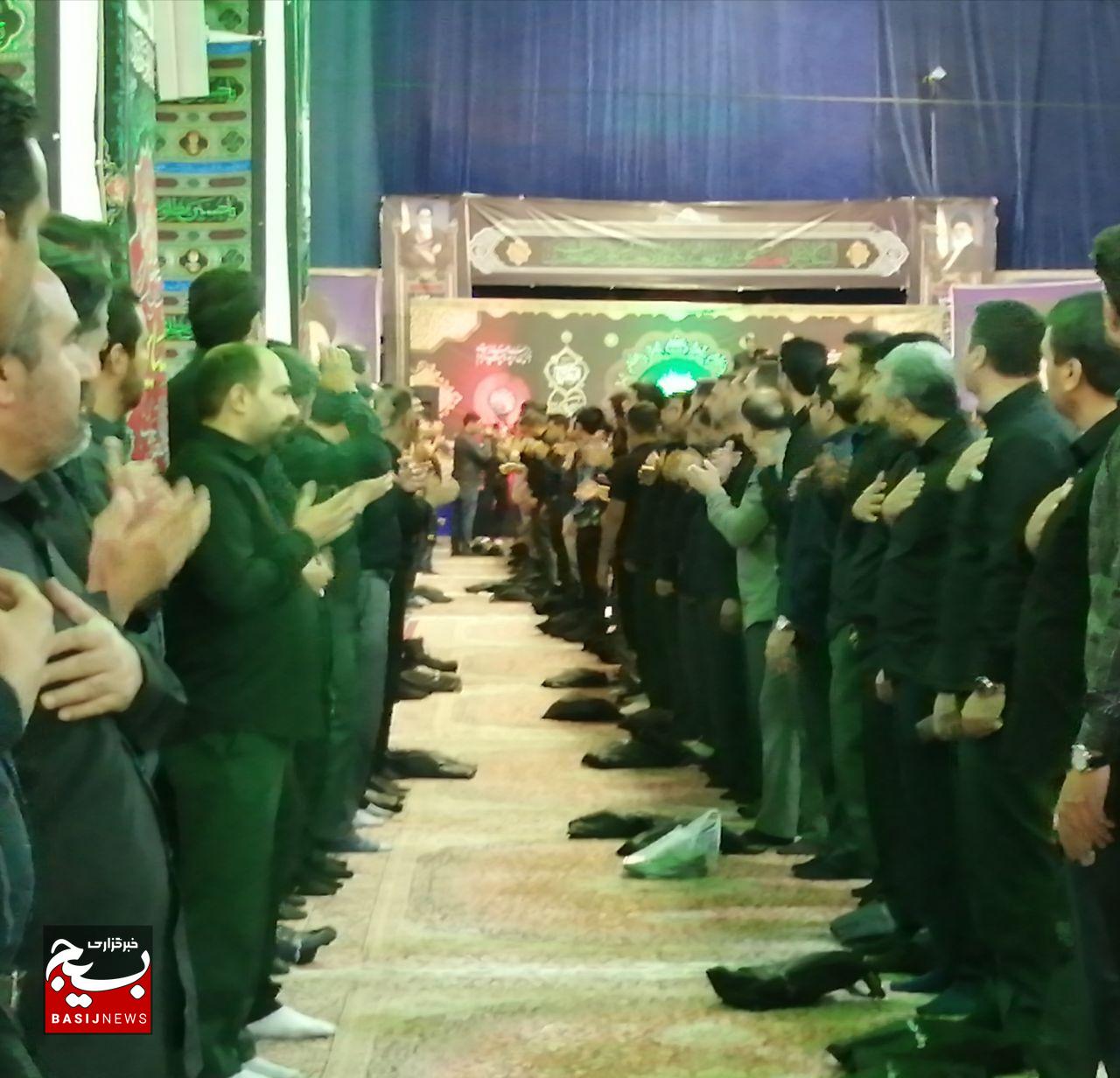 آیین سوگواری نیرو‌های مسلح کرمان به مناسبت ۲۸ صفر در حسینیه ثارالله + عکس