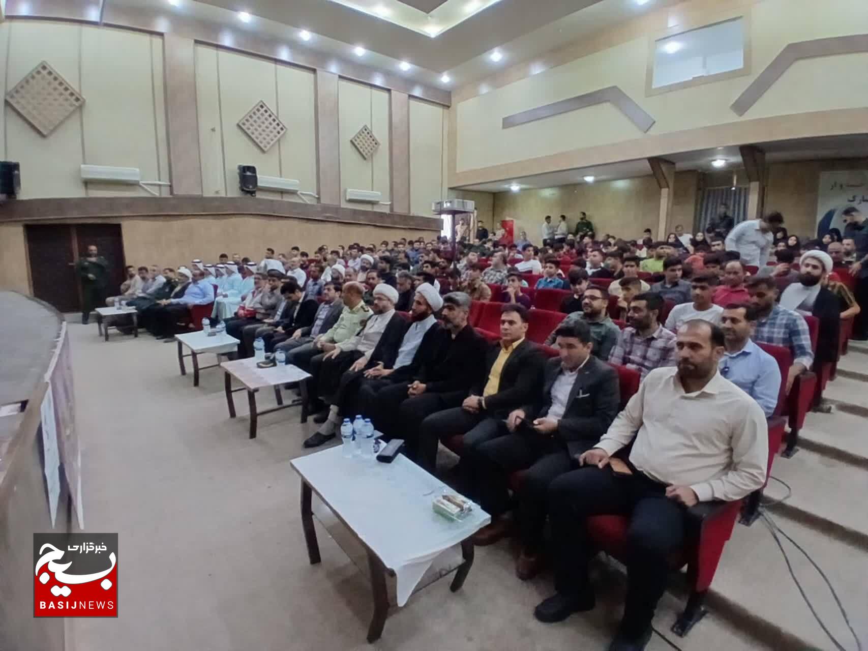 گزارش تصویری تجلیل از برگزیدگان جشنواره مالک اشتر گتوند گزارش تصویری تجلیل از برگزیدگان جشنواره مالک اشتر گتوند
