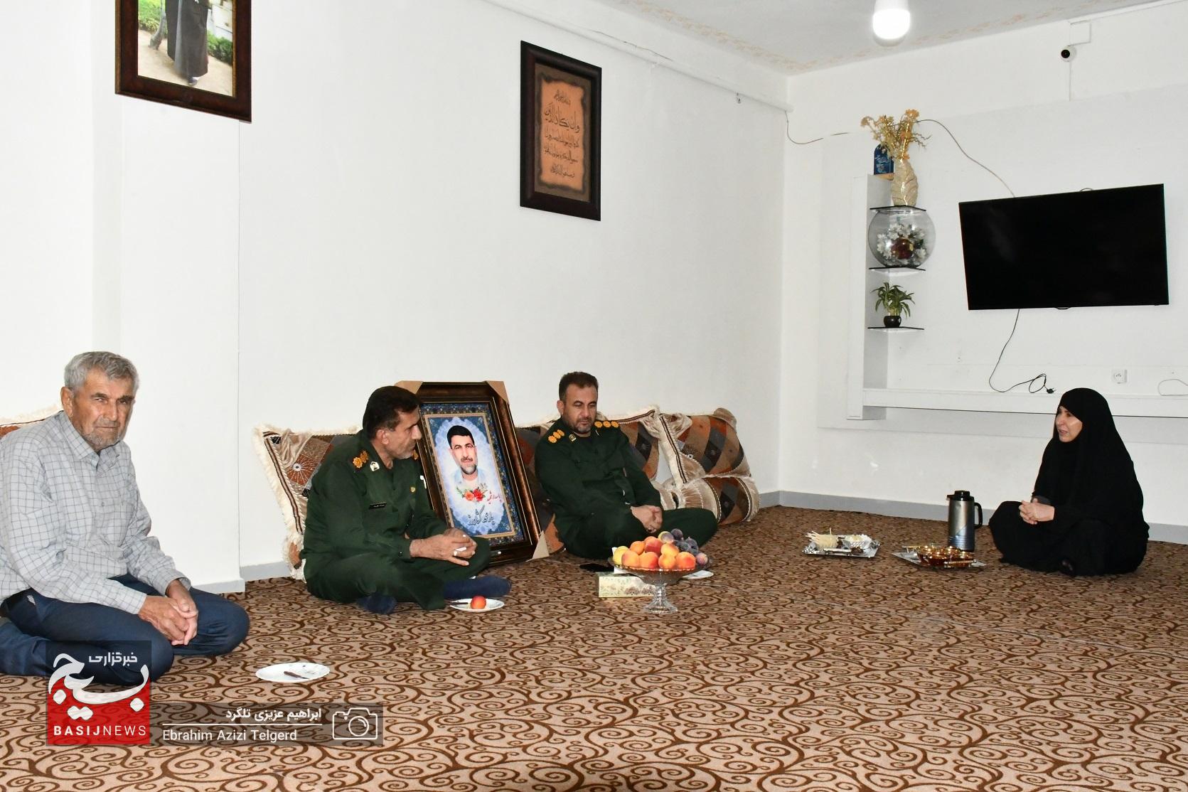 دیدار مسئولان سپاه فتح با خانواده های شهدا + (تصاویر) دیدار مسئولان سپاه فتح با خانواده های شهدا + (تصاویر)