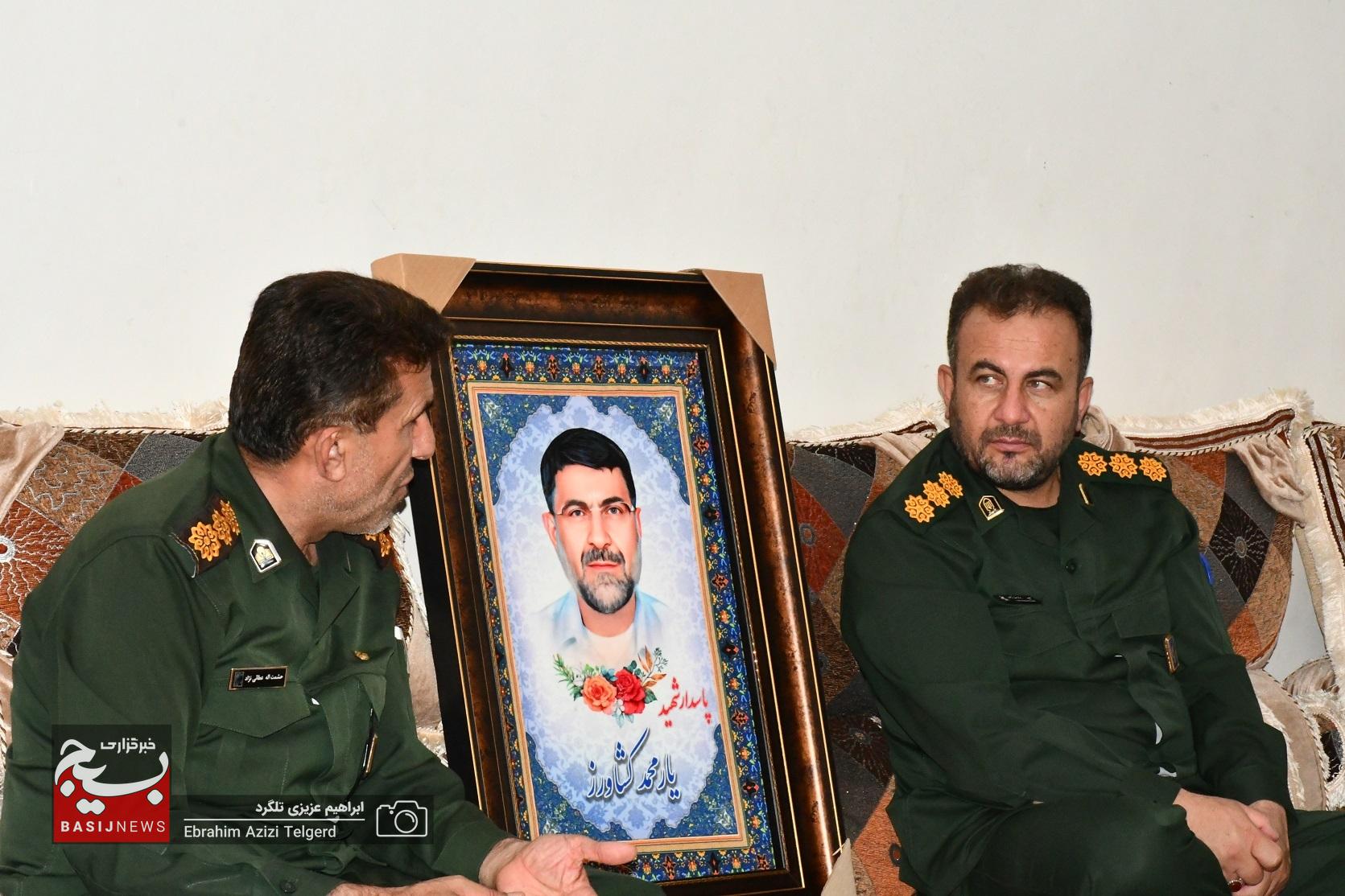 دیدار مسئولان سپاه فتح با خانواده های شهدا + (تصاویر) دیدار مسئولان سپاه فتح با خانواده های شهدا + (تصاویر)