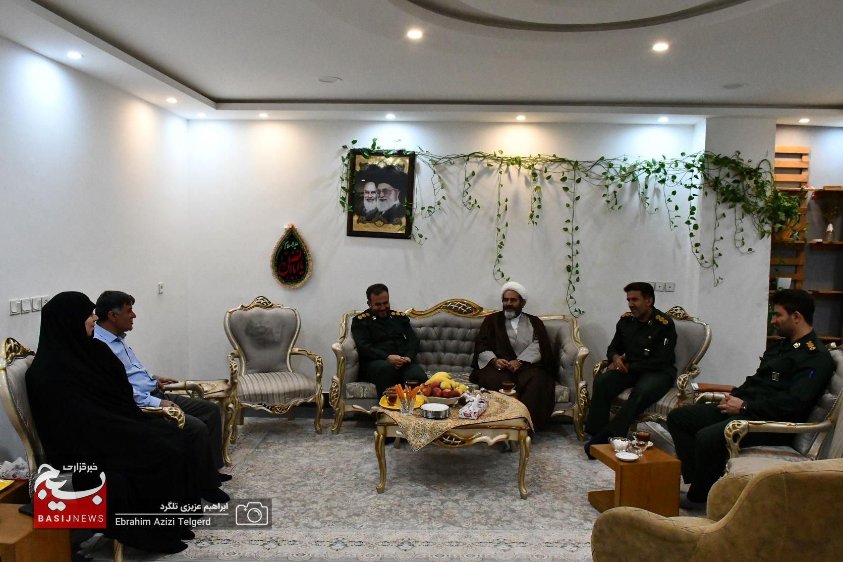 دیدار مسئولان سپاه فتح با خانواده های شهدا + (تصاویر) دیدار مسئولان سپاه فتح با خانواده های شهدا + (تصاویر)
