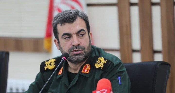 مجاهدت اصلی حوزه های مقاومت در پایگاه بسیج و بین مردم انجام می شود