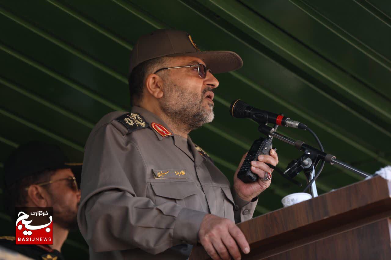 امام خمینی(ره) خالق فرهنگ مقاومت و امام خامنهای، تداوم بخش آن فرهنگ هستند امام خمینی(ره) خالق فرهنگ مقاومت و امام خامنهای، تداوم بخش آن فرهنگ هستند