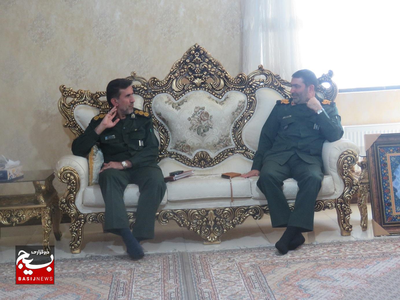 دیدار و تجلیل مسئولان سپاه فتح از خانواده های شهدا + (تصاویر)