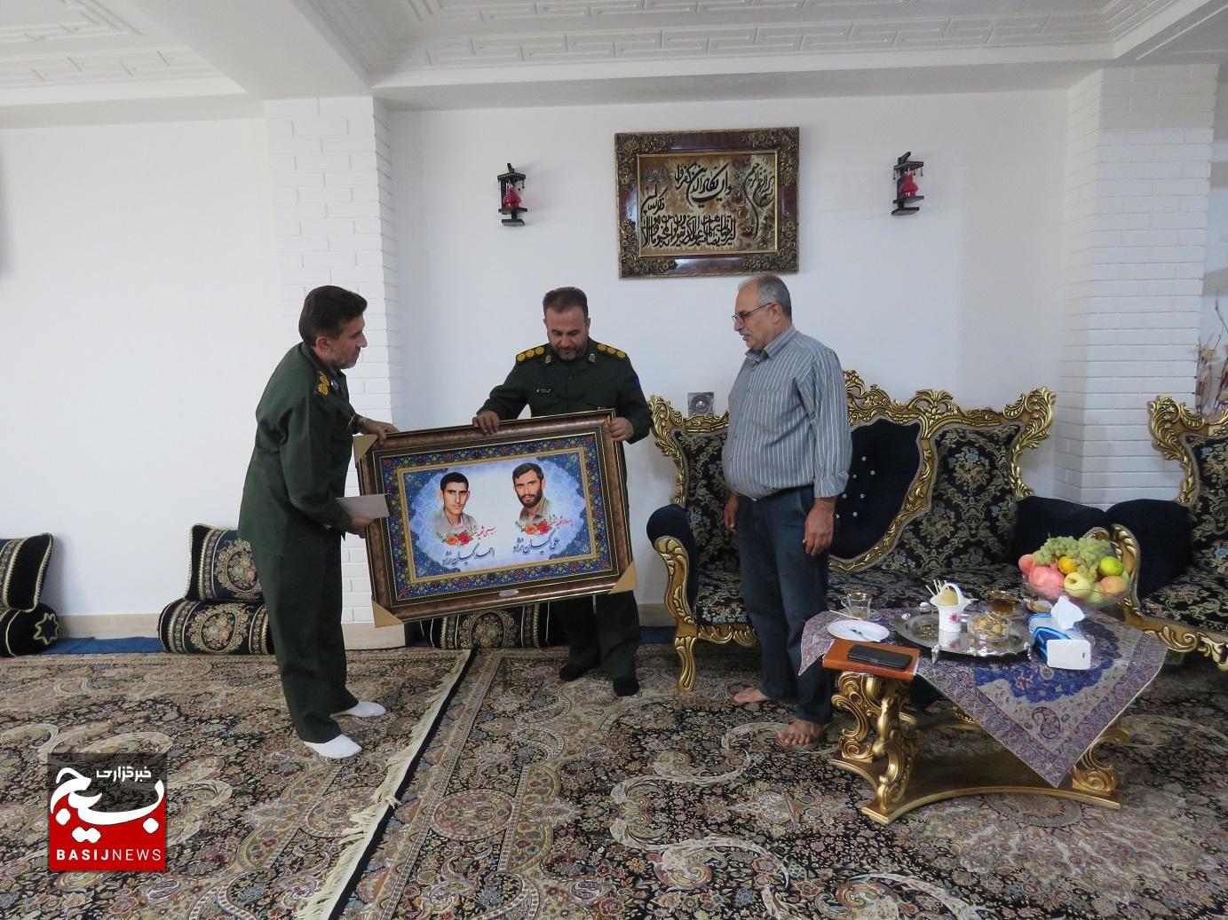 دیدار و تجلیل مسئولان سپاه فتح از خانواده های شهدا + (تصاویر)