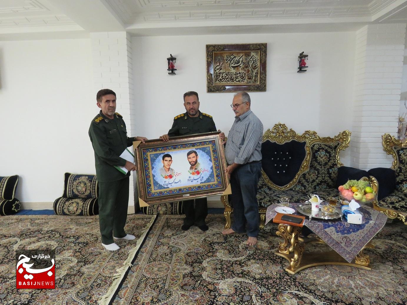 دیدار و تجلیل مسئولان سپاه فتح از خانواده های شهدا + (تصاویر)