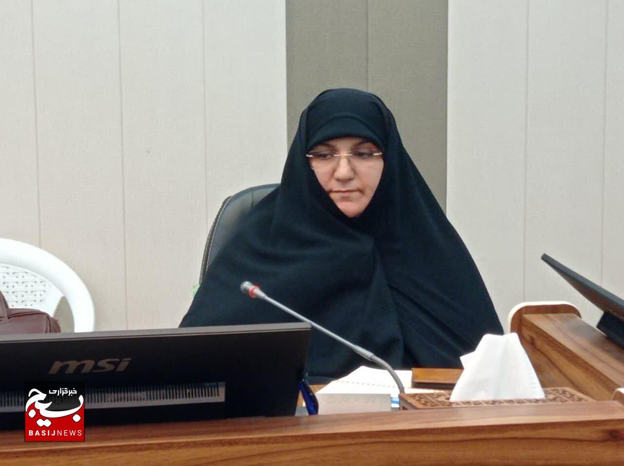 نقش آفرینی بانوان رسانه ای در تحکیم خانواده و سبک زندگی ایرانی- اسلامی