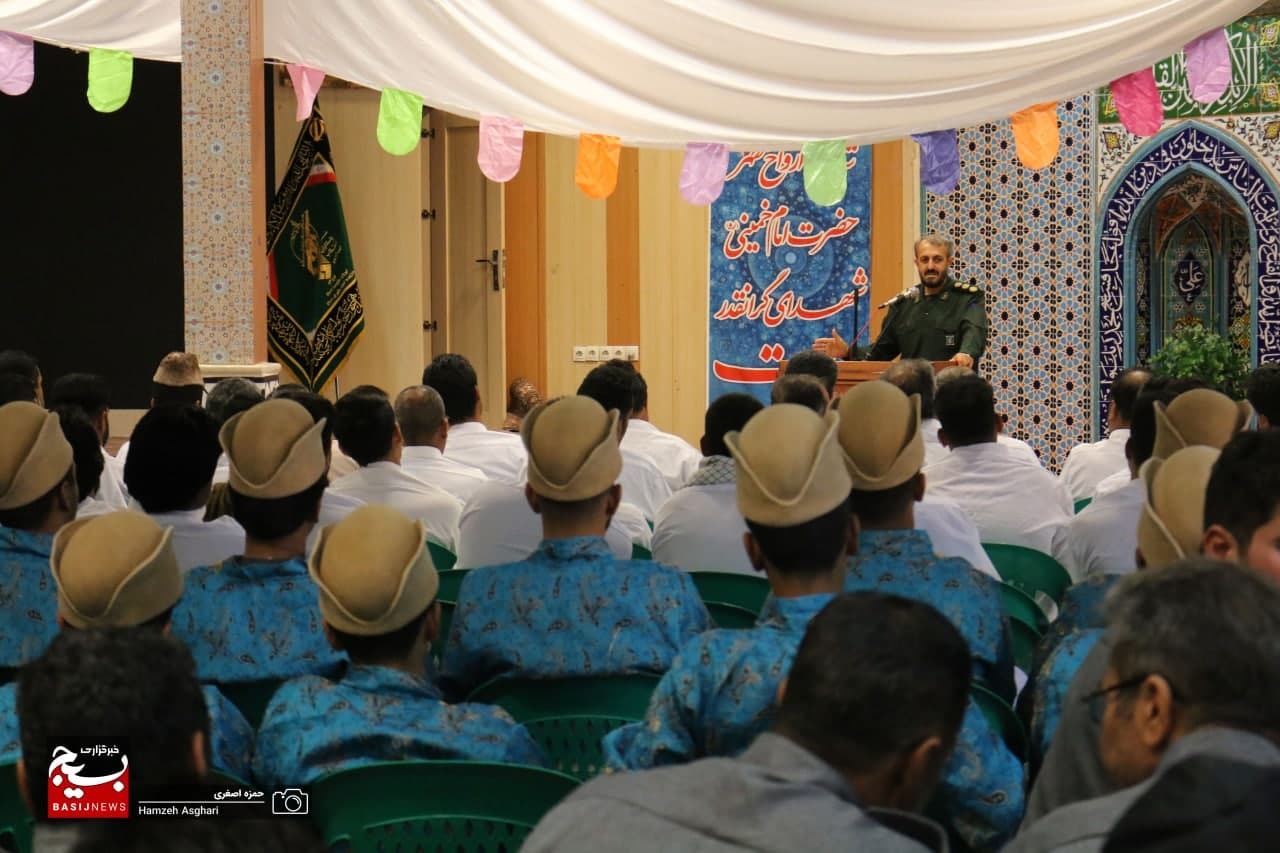 ۱۸ استان عشایر نشین به نمایندگی از اقوام و عشایر در رژه ۳۱ شهریور تهران مشارکت می‌کنند.