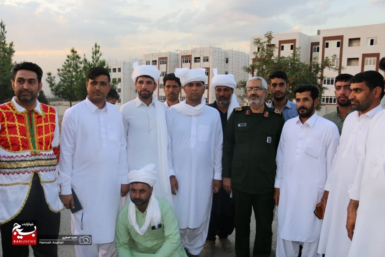 ۱۸ استان عشایر نشین به نمایندگی از اقوام و عشایر در رژه ۳۱ شهریور تهران مشارکت می‌کنند.