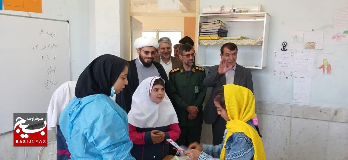 ویزیت و ارائه خدمات دندانپزشکی رایگان در خانمیرزا