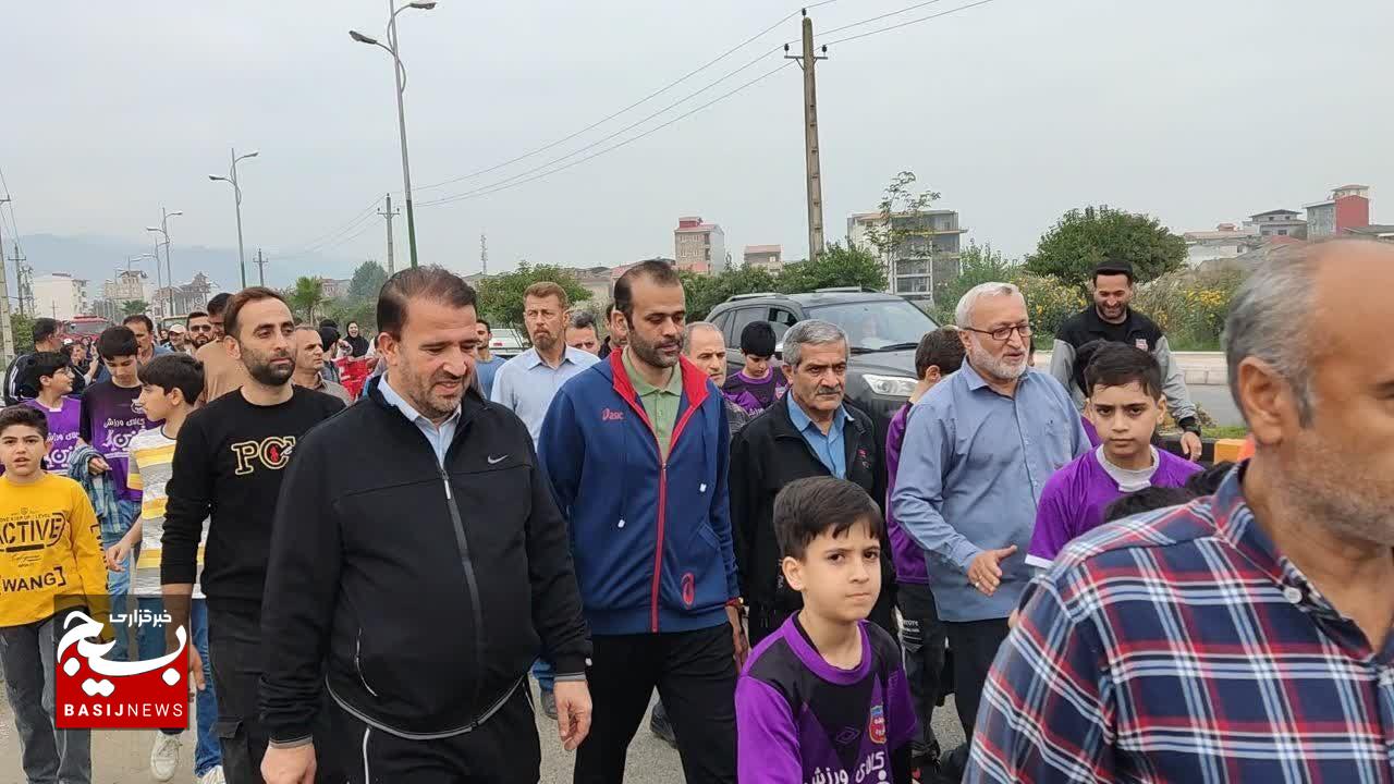 همایش پیاده روی خانوادگی در لنگرود برگزار شد