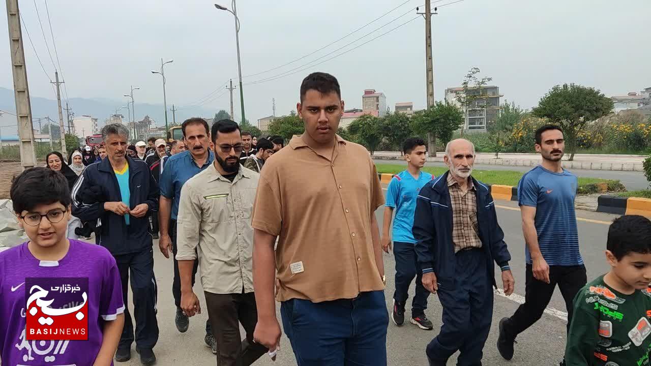 همایش پیاده روی خانوادگی در لنگرود برگزار شد
