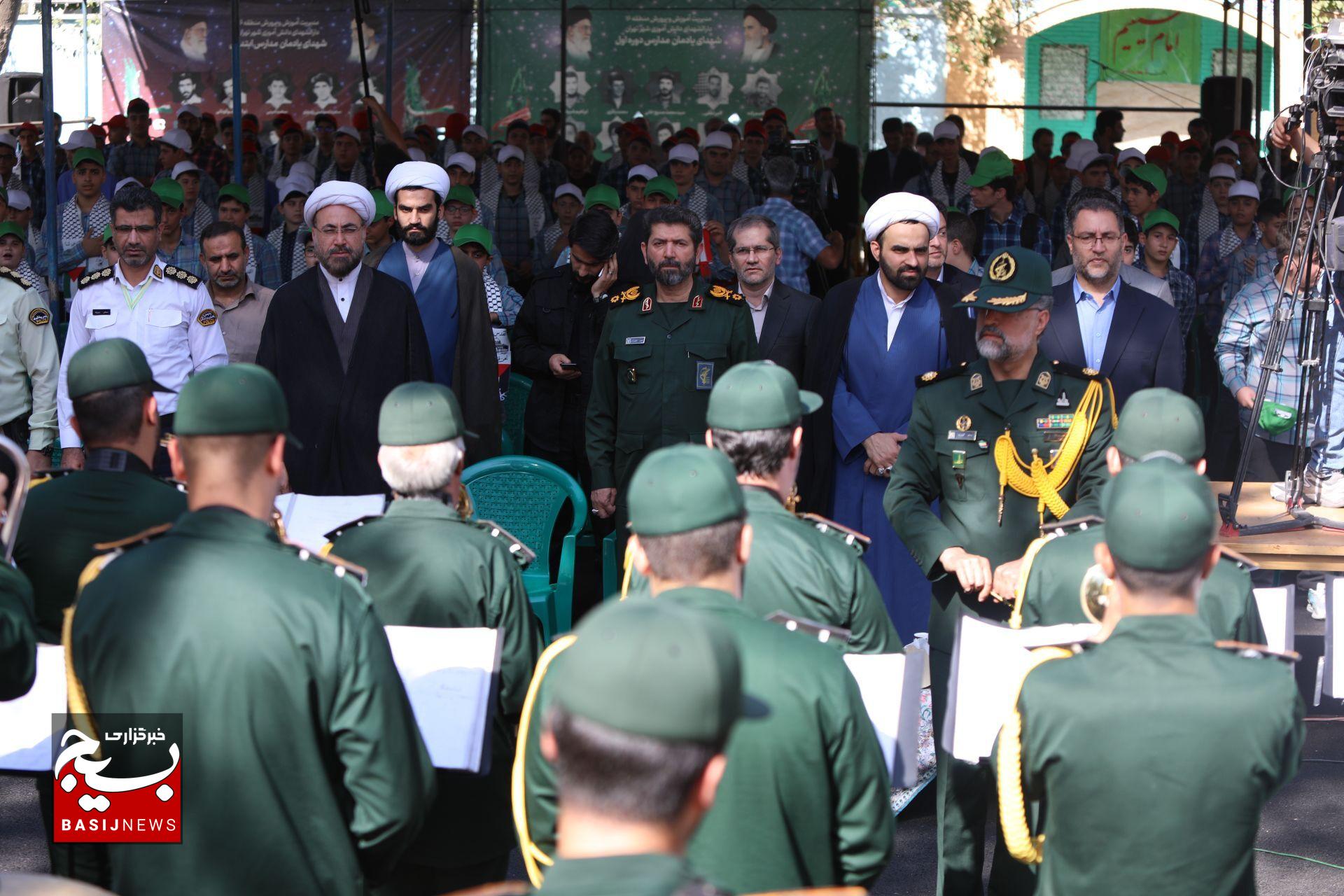 افتتاحیه کنگره ملی لاله‌های روشن و گرامیداشت ۳۶ هزار دانش‌آموز شهید دفاع مقدس