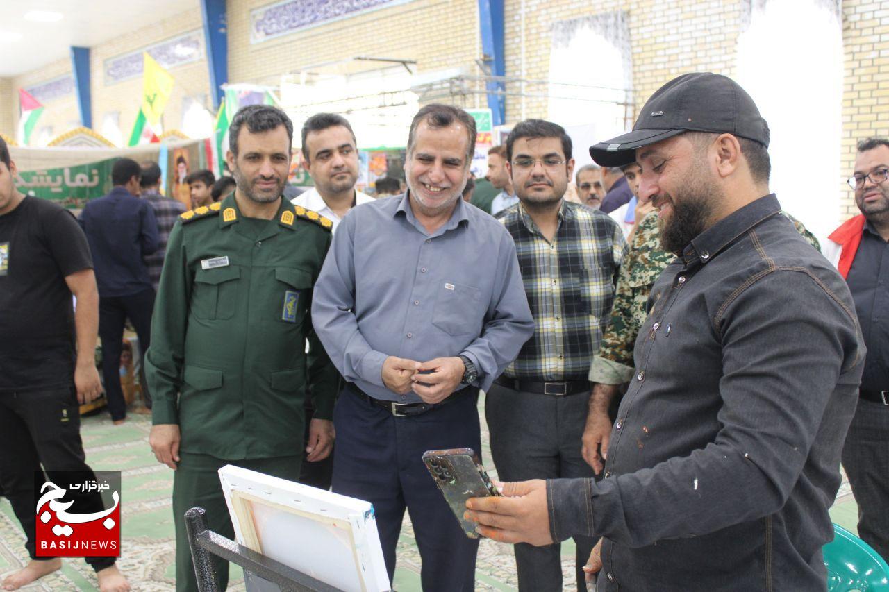 برپایی نمایشگاه «اُسوه» در دیّر+ عکس برپایی نمایشگاه «اُسوه» در دیّر+ عکس