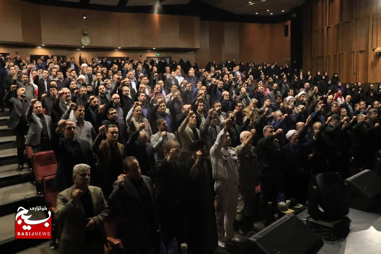 آیین تجلیل از افتخار آفرینان دفاع مقدس در رشت برگزارشد آیین تجلیل از افتخار آفرینان دفاع مقدس در رشت برگزارشد