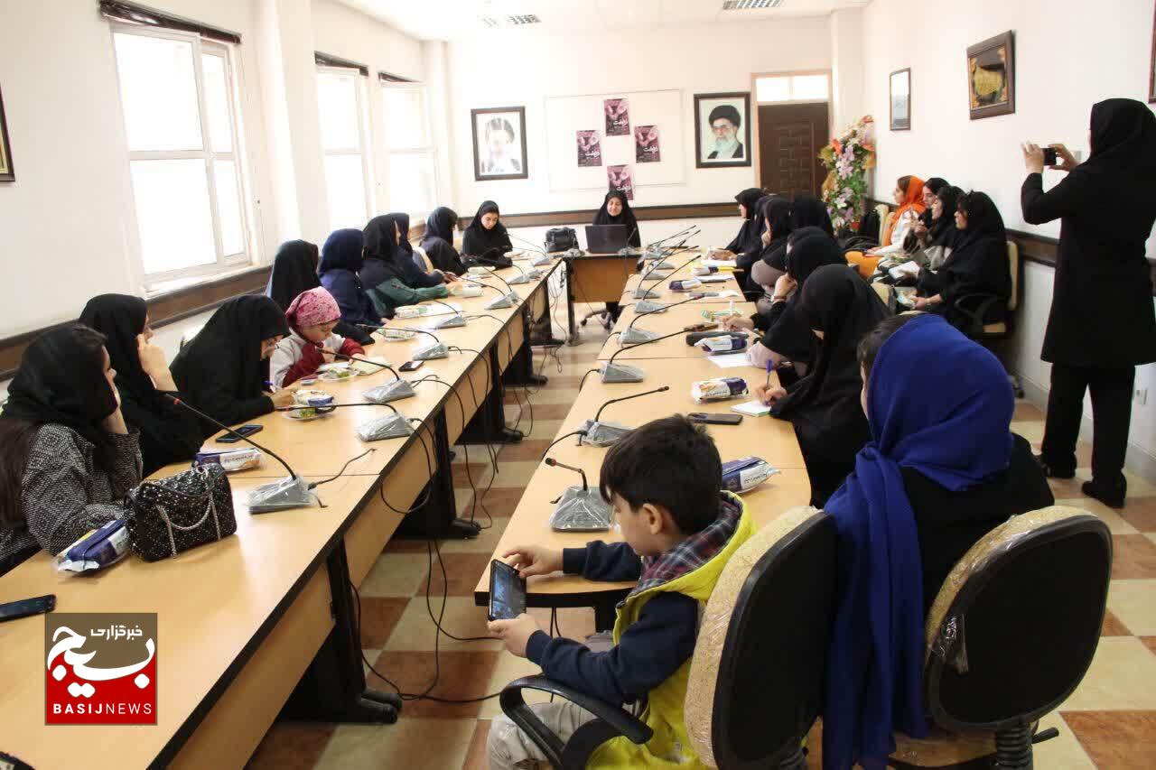 برگزاری کارگاه «توانمندسازی طراحی مانتو مناسب اجتماع»+عکس برگزاری کارگاه «توانمندسازی طراحی مانتو مناسب اجتماع»+عکس